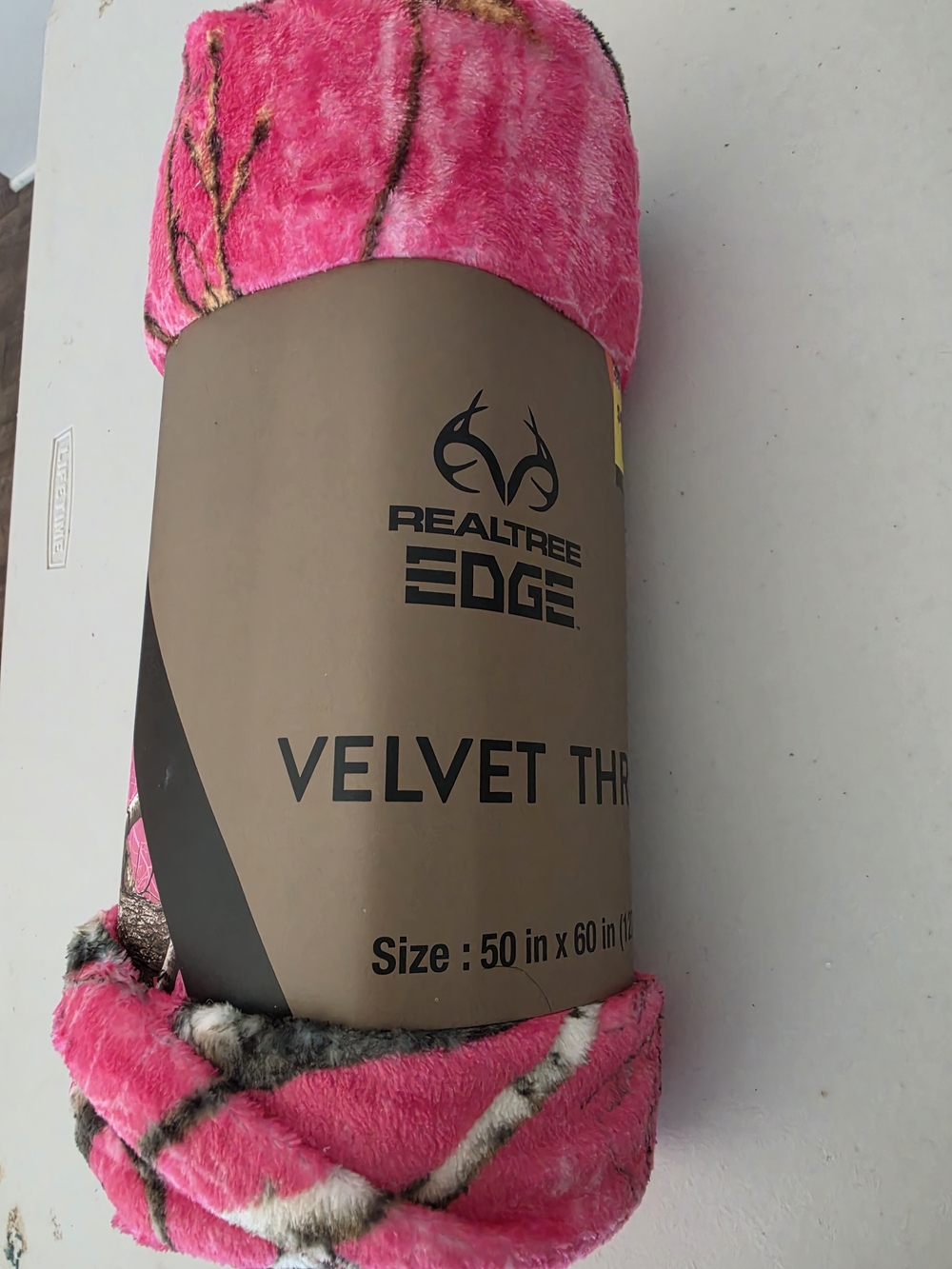 Realtree Edge Pink Camo Velvet Throw